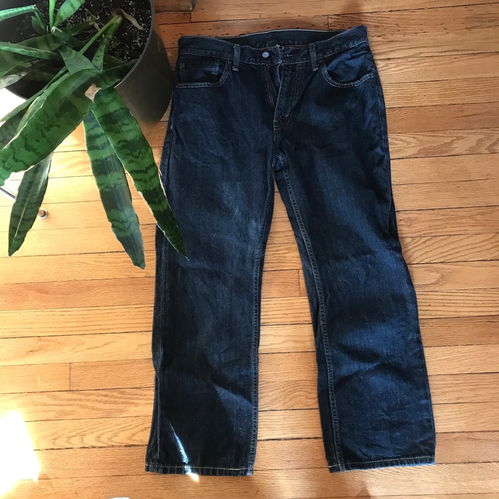Levi’s straight legged jeans